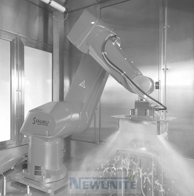 机器人清洗发动机